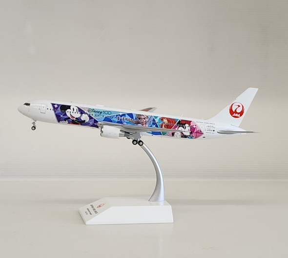 SA2034 | JC Wings 1:200 | Boeing 767-300ER Japan Airlines JA615J, 'Disney 100'