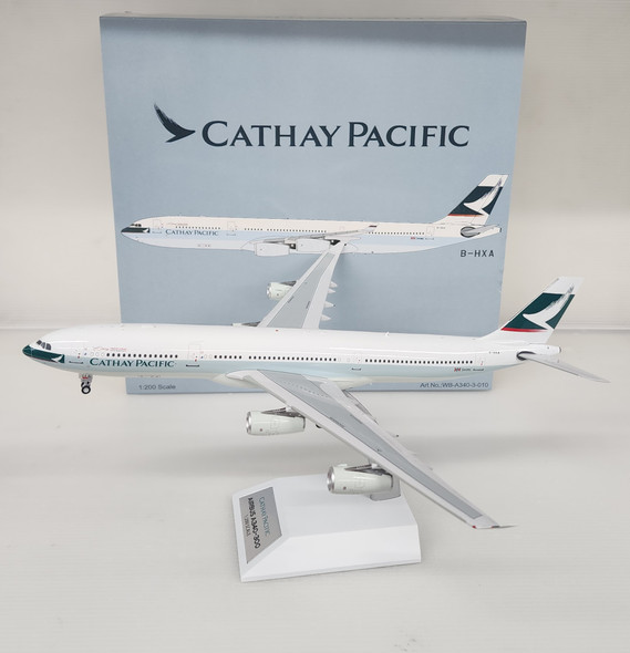 WB-A340-3-010 | Blue Box 1:200 | Airbus A340-313 Cathay Pacific B-HXA (with stand)