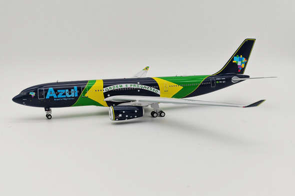 IF332AD0523 | InFlight200 1:200 | Airbus A330-243 Azul - Linhas Aereas Brasileiras PR-AIV (with stand)