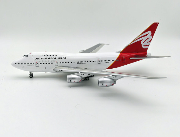 IF747SPQF0823 | InFlight200 1:200 | Boeing 747SP-38 Australia Asia VH-EAA with stand