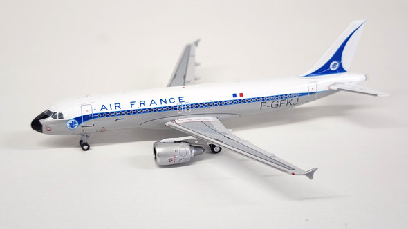 AV4162 | Aviation 400 1:400 | Airbus A320-211 Air France Retro F-GFKJ