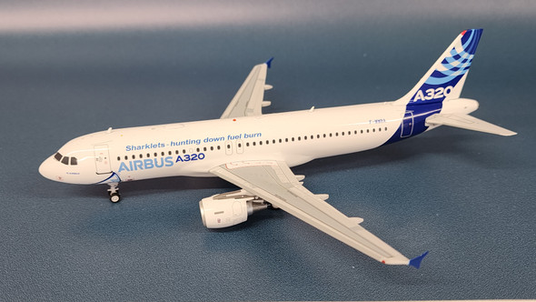 IFAIRBUS320 | InFlight200 1:200 | Airbus A320-211 HOUSE F-WWBA with stand