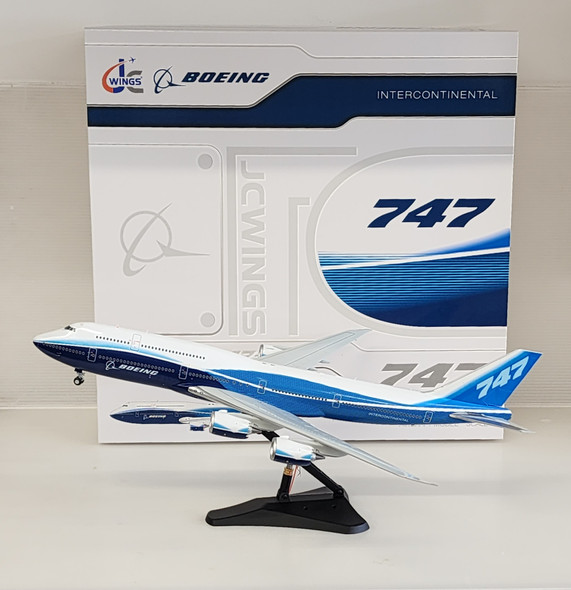 LH2239 | JC Wings 1:200 | Boeing 747-8i Boeing, 'Fantasy Blue Scheme' (with stand)