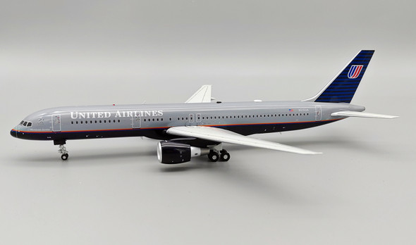 IF752US0923 | InFlight200 1:200 | United Airlines Boeing 757-222 N515UA with stand | is due: August-2023