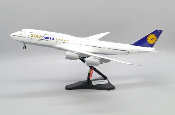 EW2748005 | JC Wings 1:200 | 1/200 Lufthansa Boeing 747-8 '5 Starhansa' D-ABYM with stand | is due: October 2023