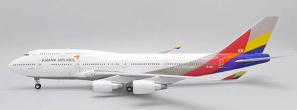 XX20124 | JC Wings 1:200 | Boeing 747-400M Asiana Airlines Reg: HL7421 With Stand | is due: November 2023