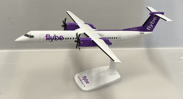 ACX009 | Aeroclix Models 1:200 | Dash-8 Flybe G-JECX (a plastic pushfit model)