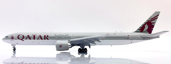 XX40137A | JC Wings 1:400 | Boeing 777-300ER Qatar Airways 25 Years of Excellence Reg: A7-BEE Flaps Down | is due: March 2024