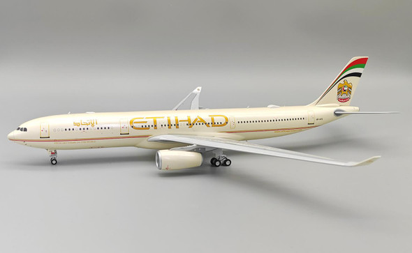 IF333EY0224 | InFlight200 1:200 | Airbus A330-343 Etihad A6-AFE (with stand) | is due May 2024