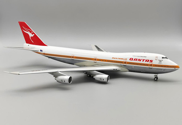 IF742QF0824P | InFlight200 1:200 | Boeing 747-238BM Qantas VH-ECB koala express (polished with stand) | is due May 2024 