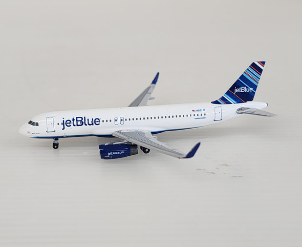 AC411268 | Aero Classics 1:400 | Airbus A320WL Jetblue N821JB