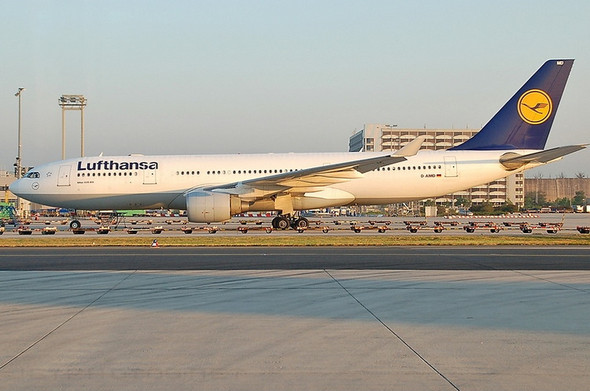 PH04596 | Phoenix 1:400 | Airbus A330-300 Lufthansa D-AIMD | is due June 2024