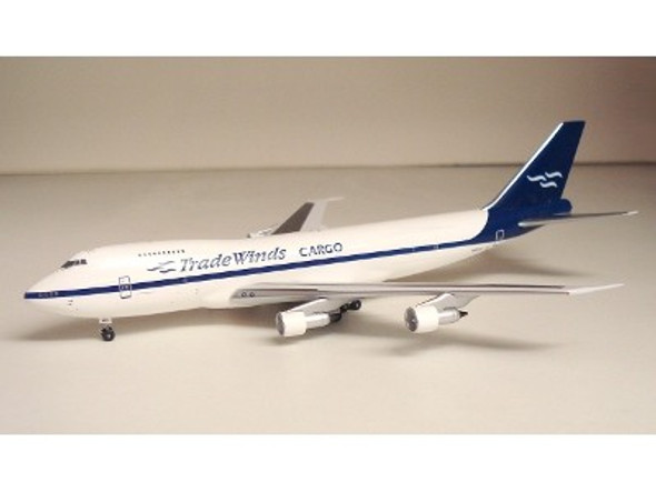 AV4742024 | Aviation 400 1:400 | Boeing 747-200 Tradewinds Cargo N922FT