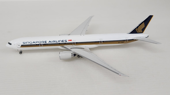 PH10385 | Phoenix 1:400 | Boeing 777-300ER Singapore Airlines 9V-SWD