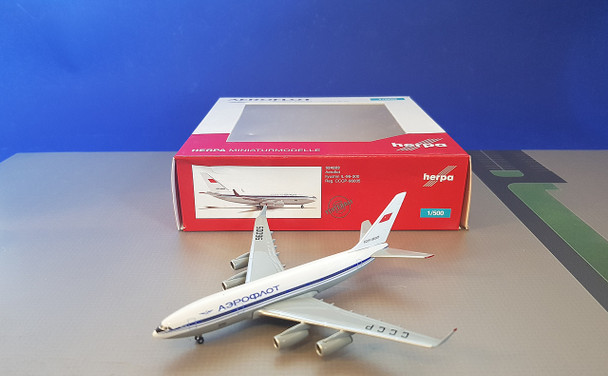 525930 | Herpa Wings 1:500 | Airbus A320 Aeroflot Retrojet VP-BNT