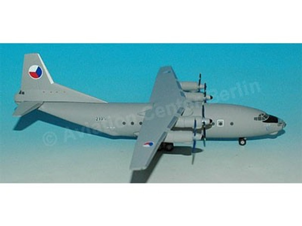 555319 | Herpa Wings 1:200 | Antonov An-12 Czech Air Force 2105