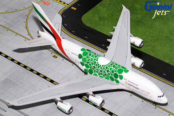 G2UAE774 | Gemini200 1:200 | Airbus A380 Emirates A6-EEW,'Green Expo 2020' (with stand)