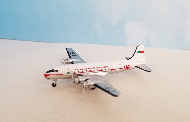 AC419855 | Aero Classics 1:400 | Douglas DC-4 TAP CS-TSC