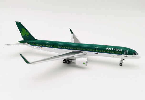 IF752EI0521 | InFlight200 1:200 | Boeing 757-2Q8 Aer Lingus EI-LBT (with stand)