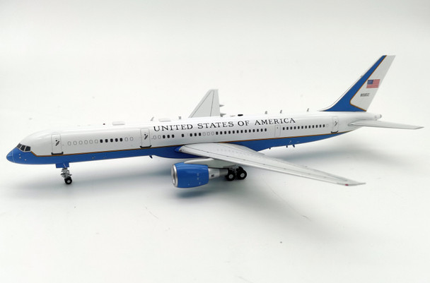 IFC32USA03 | InFlight200 1:200 | Boeing 757-200 (C-32) US of America 98-0002 (With Stand)