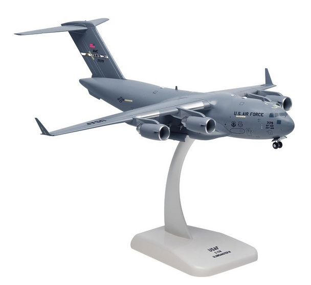 LIF60654 | Hogan Wings 1:200 | C-17A Globemaster III USAF 'Travis' 07-7179 plastic clip together model