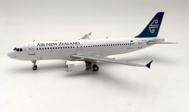 IF320ZK0523 | InFlight200 1:200 | Airbus A320-232 Air New Zealand ZK-OJB with stand