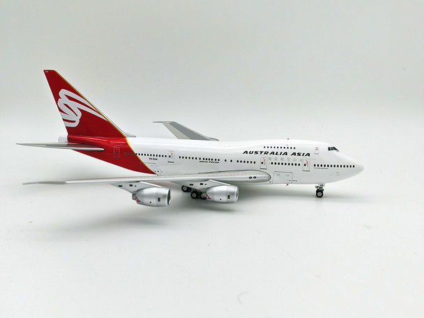 IF747SPQF0823 | InFlight200 1:200 | Boeing 747SP-38 Australia Asia VH-EAA with stand