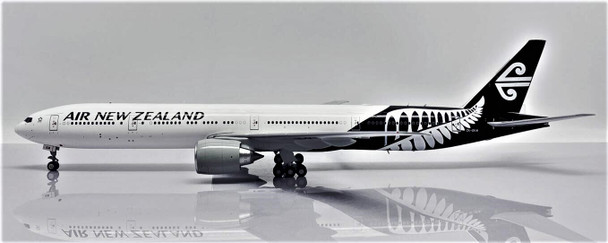 XX2304 | JC Wings 1:200 | Boeing 777-300ER Air New Zealand Reg: ZK-OKM With Stand