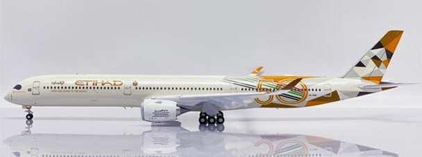 XX20339 | JC Wings 1:200 | A350-1000 Etihad '50 Years' A6-XWB (with stand) | is due: September 2023