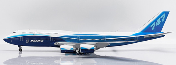 LH2239 | JC Wings 1:200 | Boeing 747-8i Boeing Fantasy blue scheme (with stand)