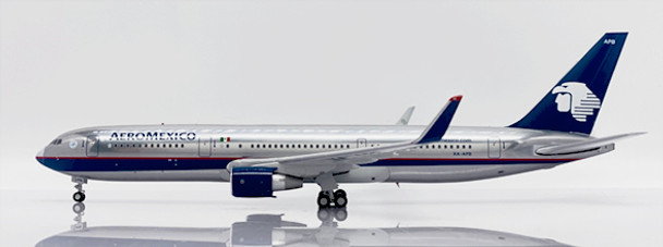 XX20149 | JC Wings 1:200 | Boeing 767-300ER Aeromexico Polished Reg: XA-APB | is due: December 2023