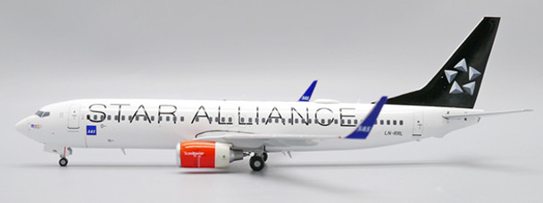 XX20179A | JC Wings 1:200 | Boeing 737-800 SAS Scandinavian Airlines Star Alliance Reg: LN-RRL (Flaps Down)