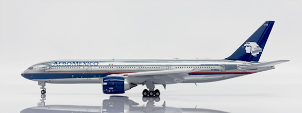 XX40025A | JC Wings 1:400 | Boeing 777-200ER Aeromexico Polished Reg: N745AM ( Flaps Down)  | is due: December 2023