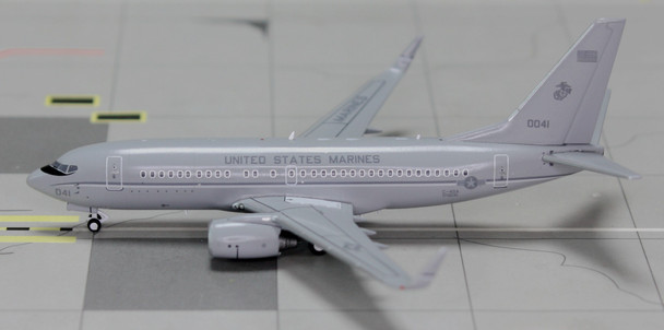 PM52329 | Blue Box 1:400 | Boeing C-40A Clipper US Marines 170041 | is due: January 2024