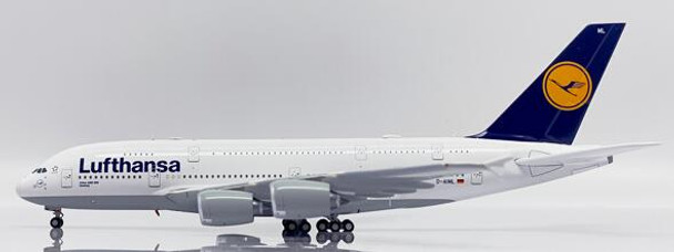 EW4388014 | JC Wings 1:400 | Airbus A380-8 Lufthansa D-AIML (with stand)