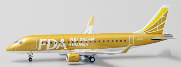 EW4175004 | JC Wings 1:400 | Fuji Dream Airlines Embraer ERJ-175STD Gold Reg: JA09FJ | is due: March 2024