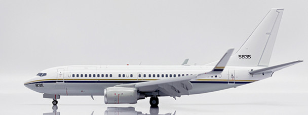 XX20278A | JC Wings 1:200 | Boeing C-40A US Navy Clipper Reg: 165835 Flaps Down | is due: March 2024