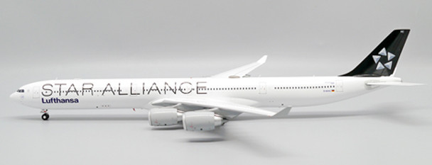EW2346004 | JC Wings 1:200 | Airbus A340-600 Lufthansa Star Alliance Reg: D-AIHC With Stand | is due: March 2024
