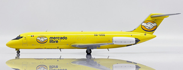 XX20102 | JC Wings 1:200 | McDonnell Douglas DC-9-30F Mercado Libre Reg: XA-UOG With Stand | is due: May 2024