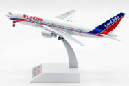 EAVCJU | El Aviador 1:200 | Boeing 767-200 Lan Chile CC-CJU (with stand)