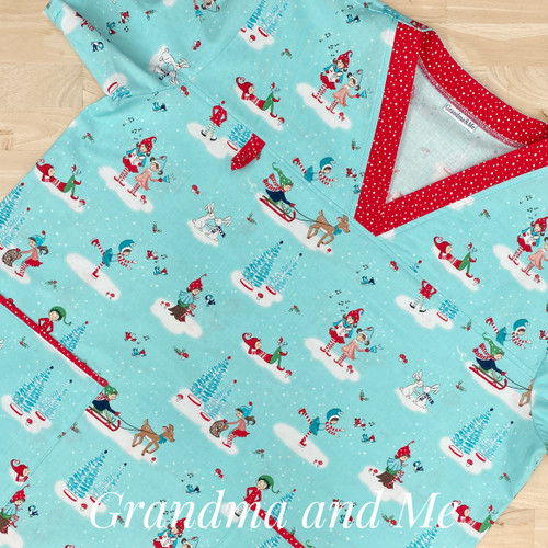 M Scrub Top Christmas Winter Ice