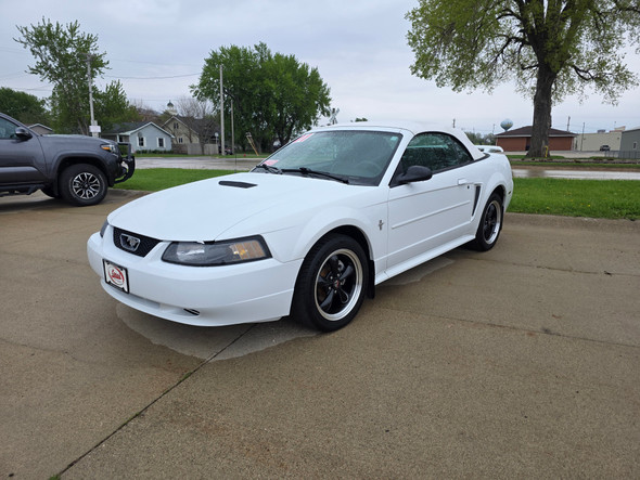 2001 Ford Mustang Convertible 3.8L V6 Automatic w/45k miles