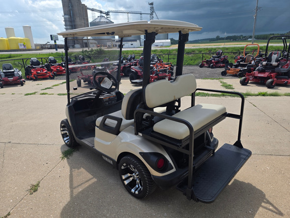 2019 Yamaha Drive 4 Passenger Battery Golf Cart (Pre-Owned)