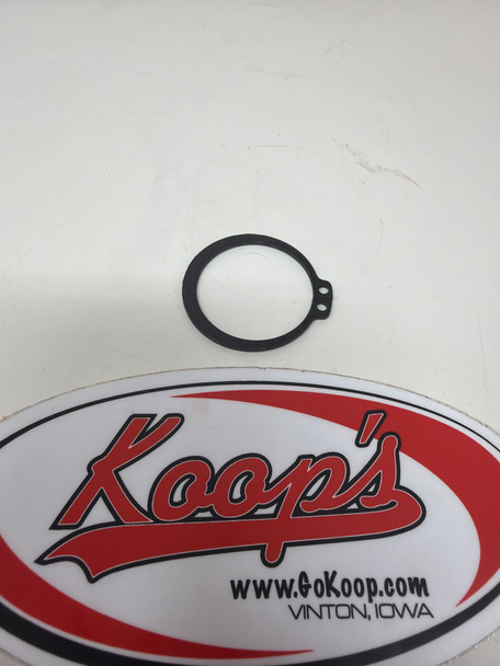 LS tractor Snap Ring (40117776)