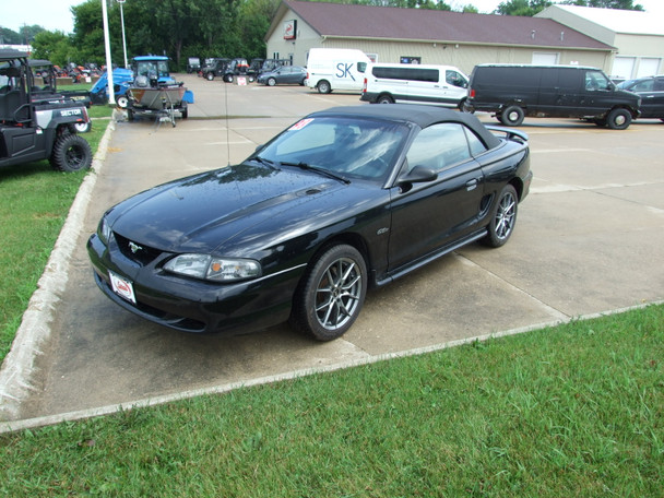 1998 Ford Mustang GT Convertible 4.6L V8 Manual Transmission - 111k miles