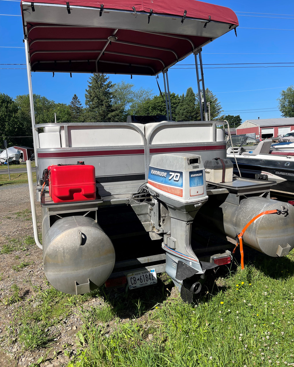 1990 24' GRUMMAN PONTOON BOAT