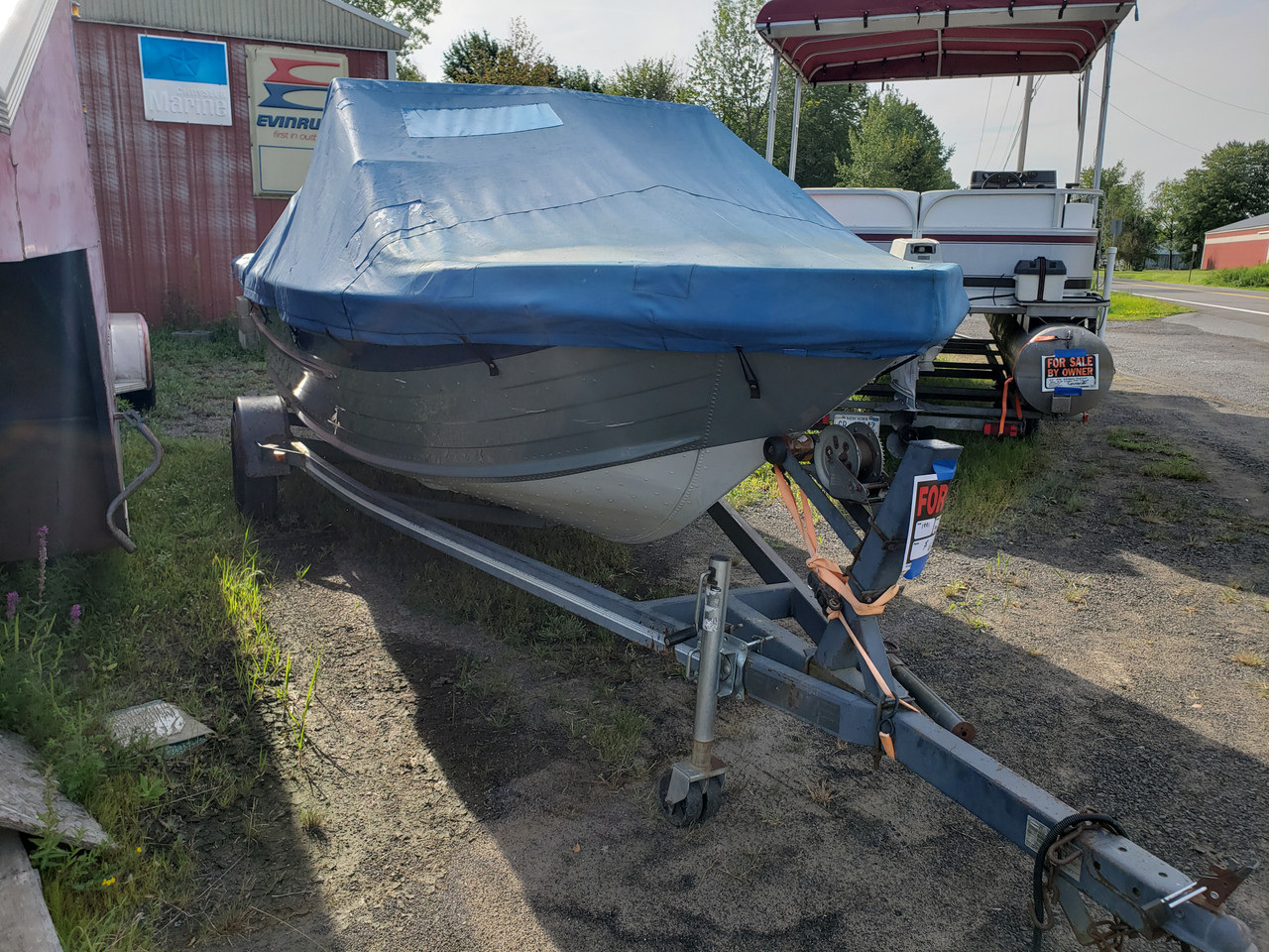 SYLVAN 21' V209 BARRITZ CUDDY