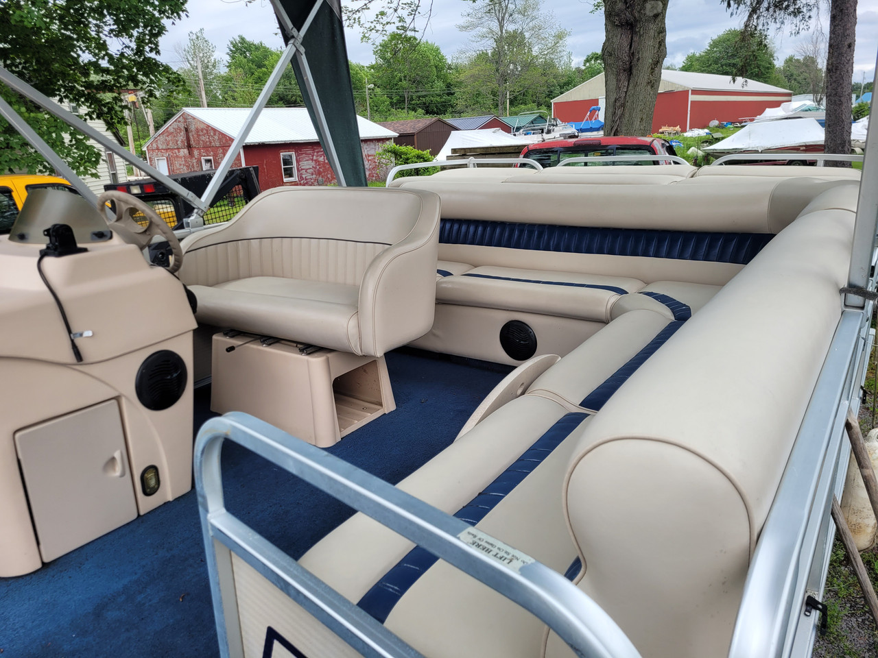 2000 24' PREMIER MARINE EXPLORER