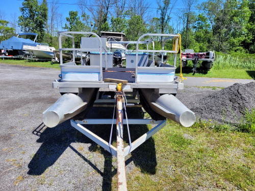 14' 1986 PETERBOROUGH MINI PONTOON BOAT