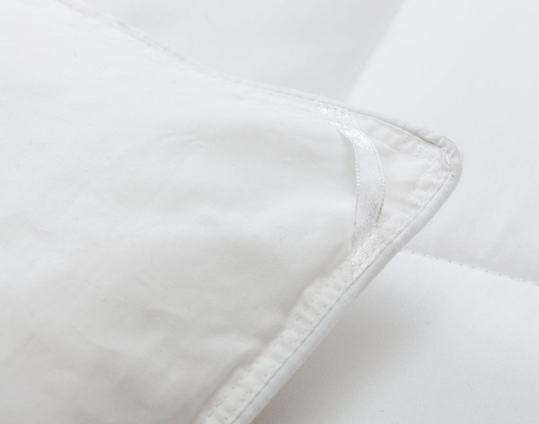 Carmanah Microgel Duvet, corner close-up